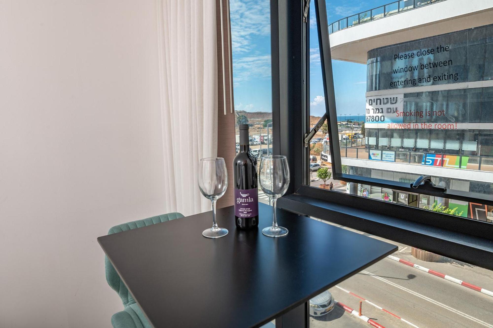 Hi-Yam Seaview Apartments & Suites - יש ממ"ד Bat Yam Cameră foto