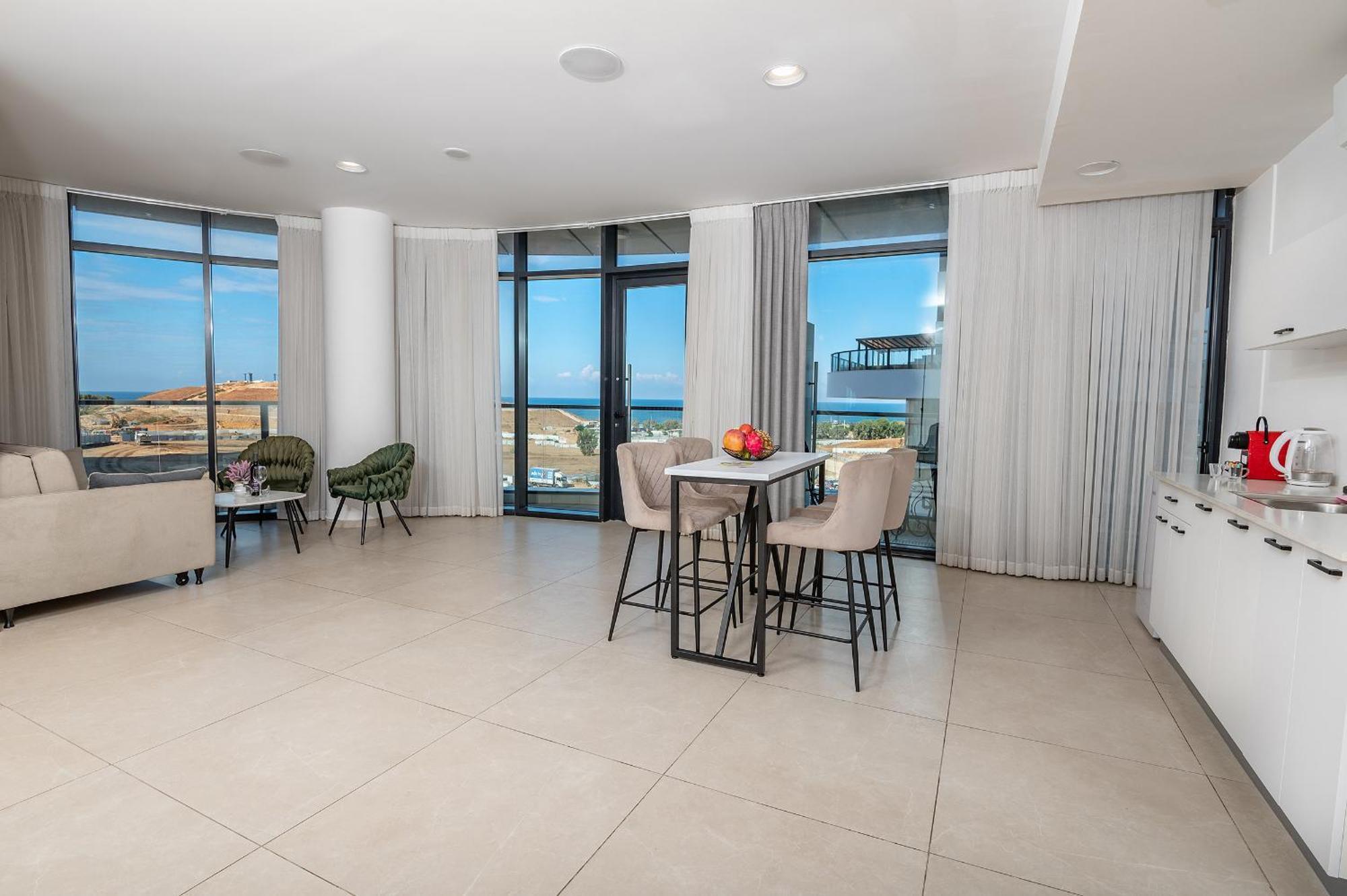 Hi-Yam Seaview Apartments & Suites - יש ממ"ד Bat Yam Cameră foto