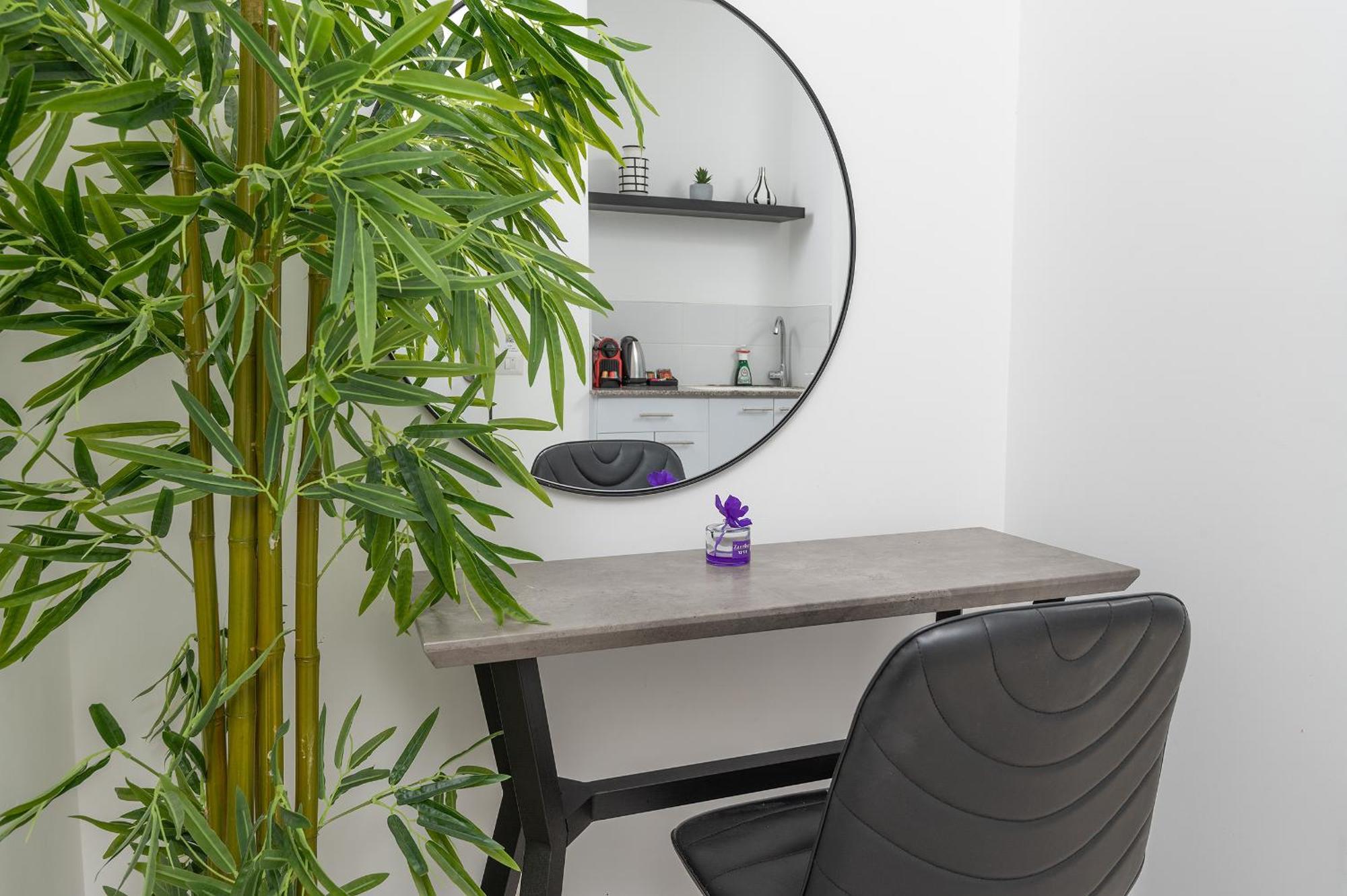 Hi-Yam Seaview Apartments & Suites - יש ממ"ד Bat Yam Cameră foto