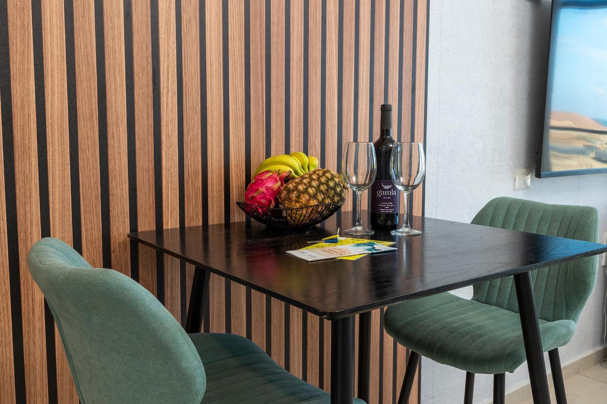 Hi-Yam Seaview Apartments & Suites - יש ממ"ד Bat Yam Cameră foto
